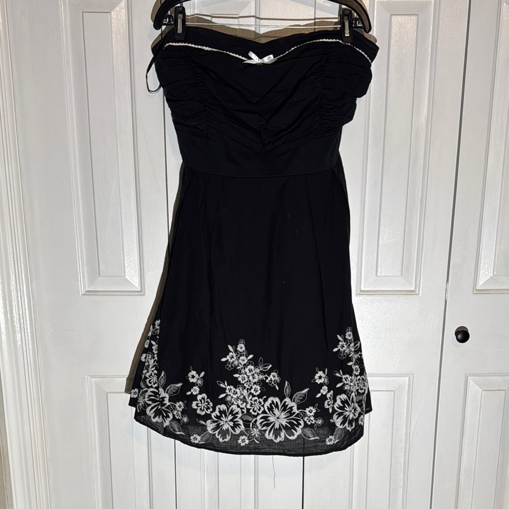 Torrid Black and White Strapless Dress